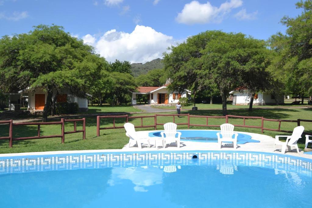 Cabanas Los Algarrobos Villa General Belgrano Buitenkant foto