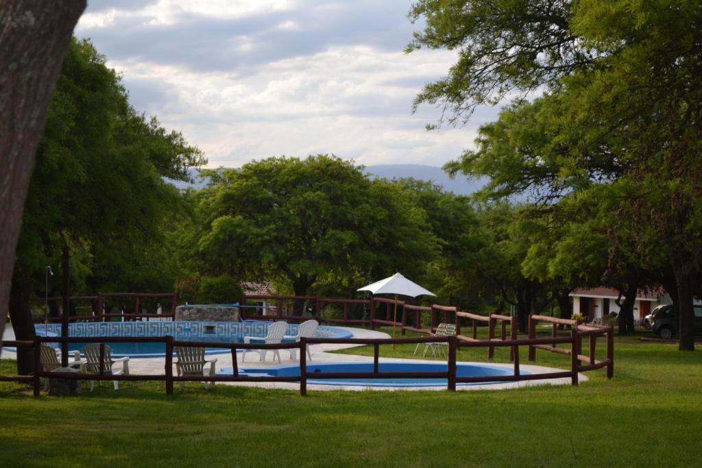 Cabanas Los Algarrobos Villa General Belgrano Buitenkant foto