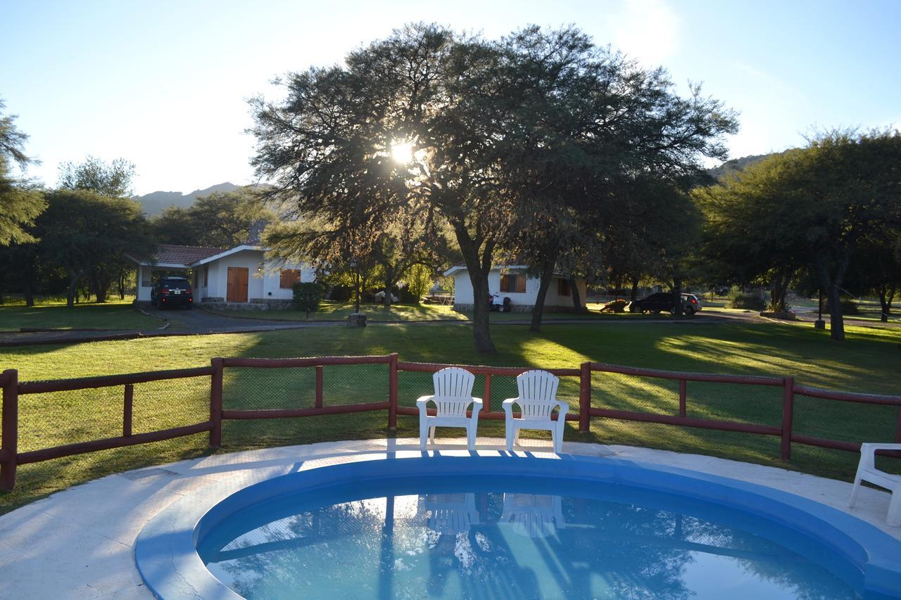 Cabanas Los Algarrobos Villa General Belgrano Buitenkant foto